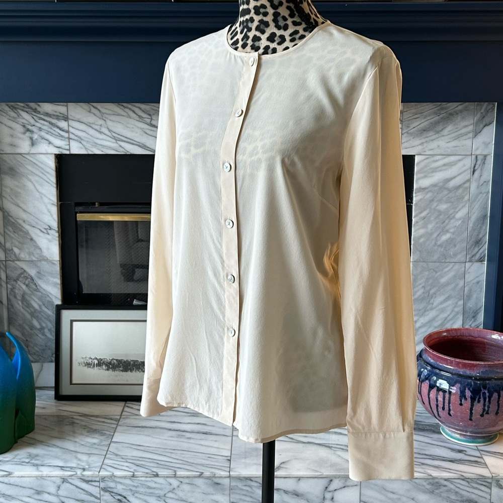 St. John silk blouse, excellent condition